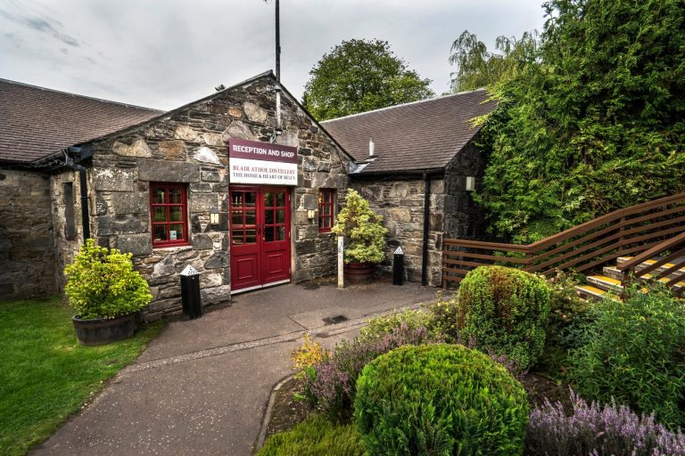 Blair Athol Distillery Visitors centre3 768x512