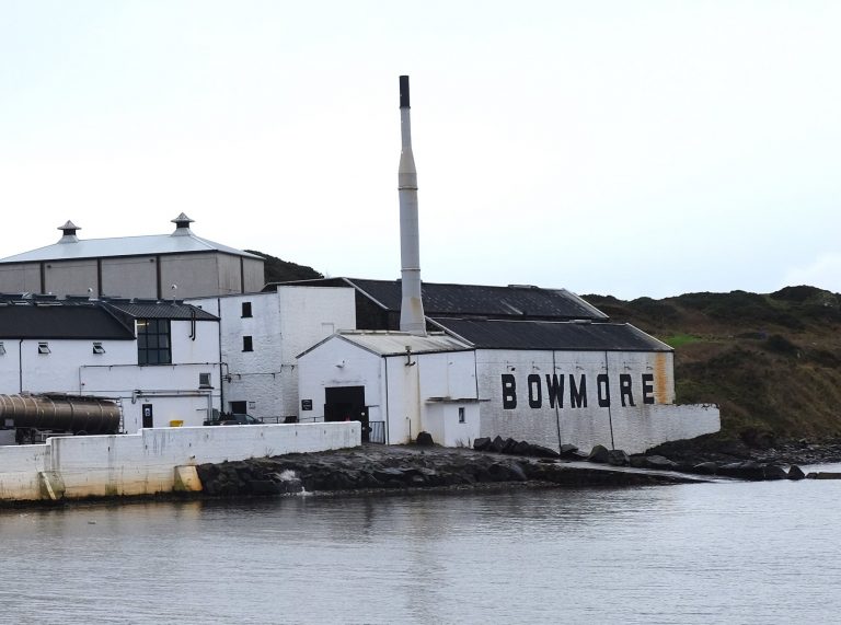 Bowmore Distillery10 768x571