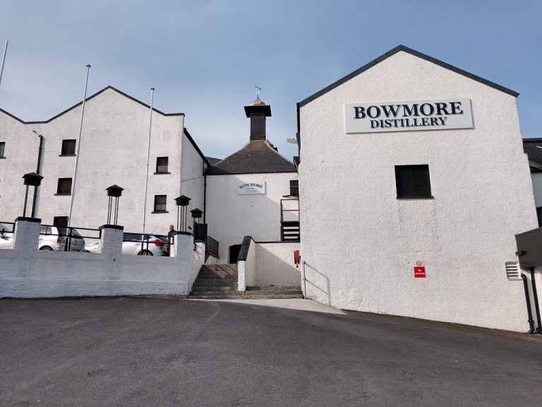 Bowmore Distillery7 768x576