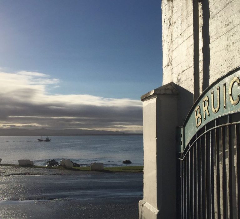 Bruichladdich Distillery 768x702